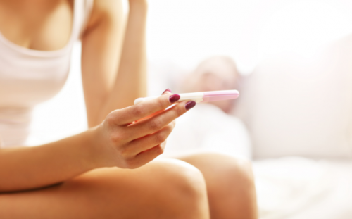 Die Pille gilt als sehr sichere Möglichkeit nicht ungewollt schwanger zu werden - Apomio.de Gesundheitsblog